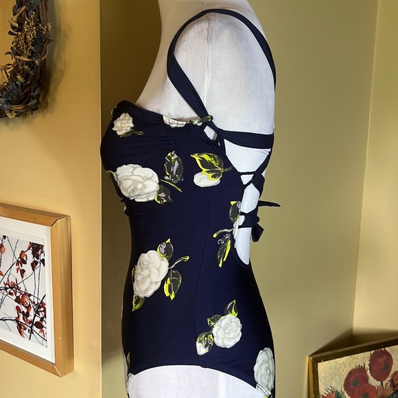 JUICY COUTURE Size Small Floral Classic 1-Piece Swimsuit Adjustable $138 NEW - Picture 14 of 14